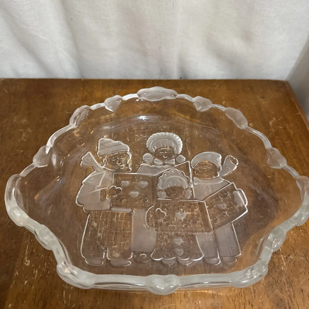 Vintage Mikasa Crystal Christmas Celebration Carolers Sweet Candy Dish‎ 8 1/4